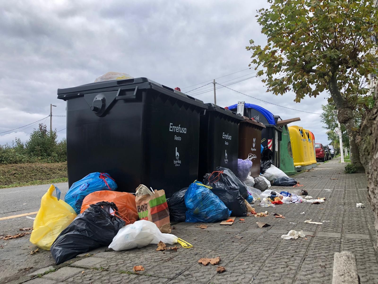 Edukiontziak ondo erabiltzeko beharraz ohartarazi du Barrikako Udalak