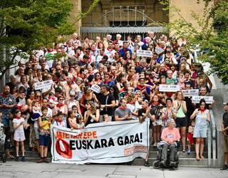 BagaraNor taldeak euskaraz bizitzeko aukera aldarrikatu du Algortako jaietan