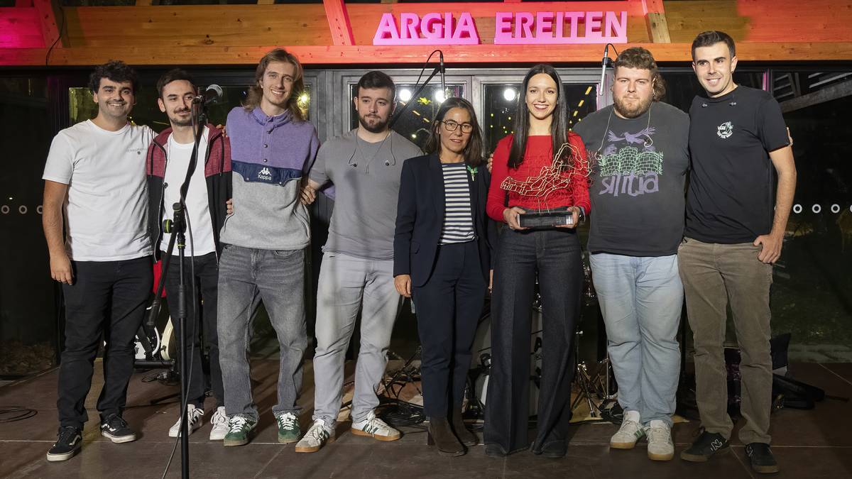 Bidean Erromeria taldeak jaso du Argia Ereiten Saria, "euskara sustatzeagatik eta bizi-poza zabaltzeagatik"
