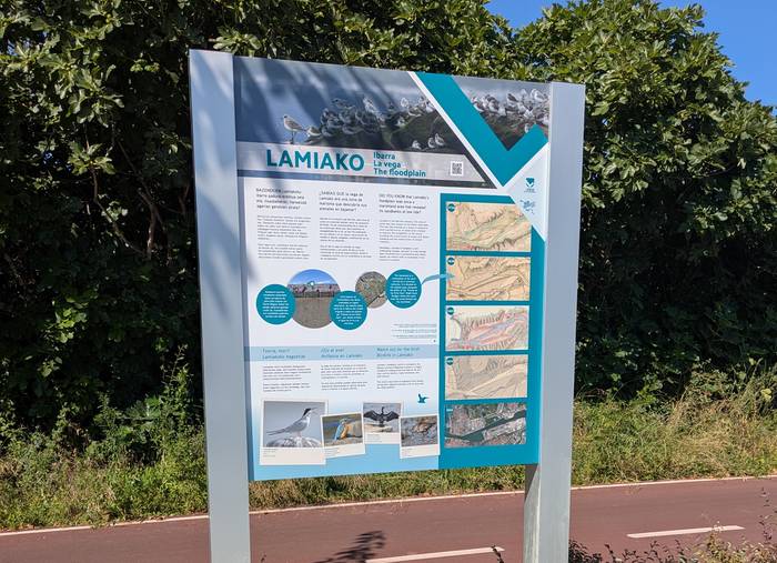 Lamiakoko Iron River ibilbidearen balio naturala eta historikoa ezagutzera ematen duten informazio-panelak jarri dituzte