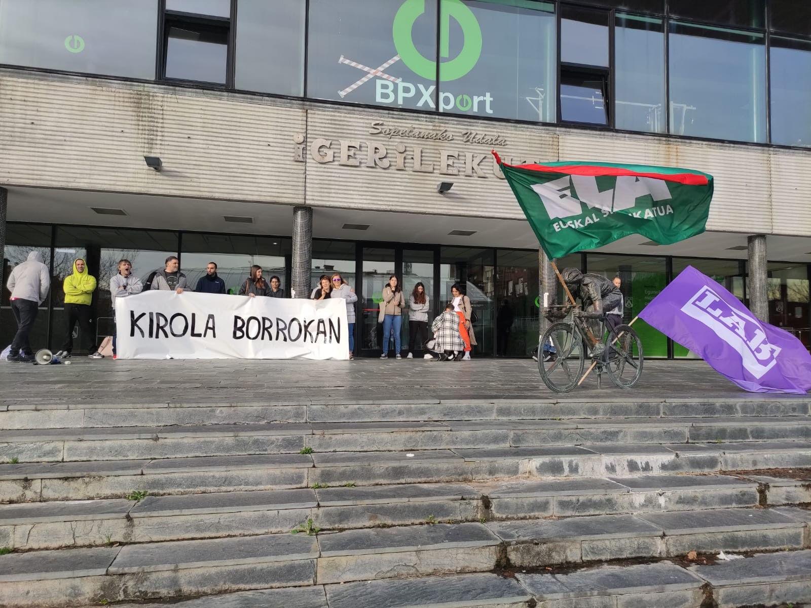 Bizkaiko kiroldegi eta kirol zelaietako hitzarmen berrirako aurreakordioa lortu dute langileek
