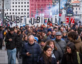Itsasadarreko tunela eraikitzeko leherketen aurka azaldu dira bizilagunen elkarteak eta ekologistak