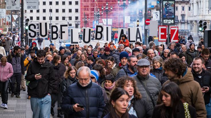 Itsasadarreko tunela eraikitzeko leherketen aurka azaldu dira bizilagunen elkarteak eta ekologistak