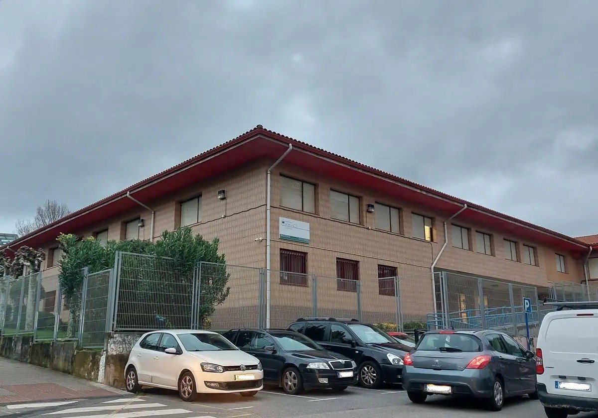 Sopela Zutik plataforma sortu dute Iberre Institutuaren handitzea desblokeatzeko