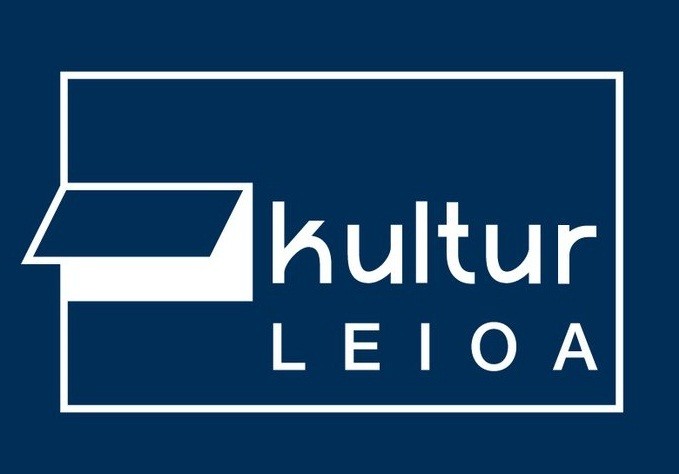 Bi mila lagun familia ikuskizunetan Kultur Leioan