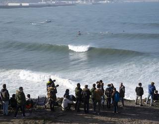 Punta Galeako olatu handien surf-txapelketa, alerta horian
