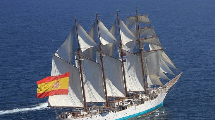 'Juan Sebastian Elcano' ontzia Getxon egotearen aurkako martxara deitu dute