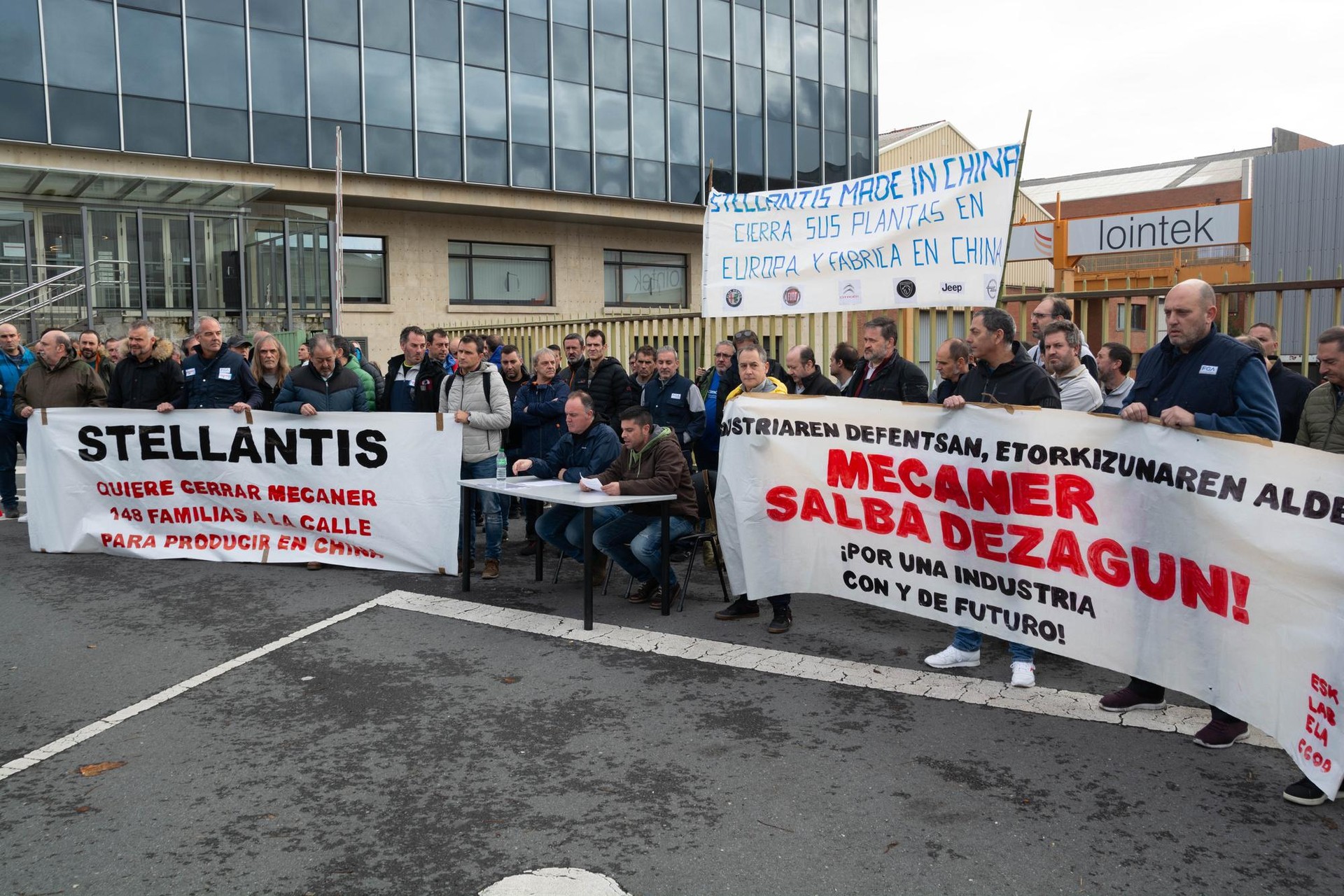 Mecanerreko langileek enpresako bideragarritasun-plan bat egiteko prozesua hasi dute, ikuspegi ekosoziala aintzat hartuz