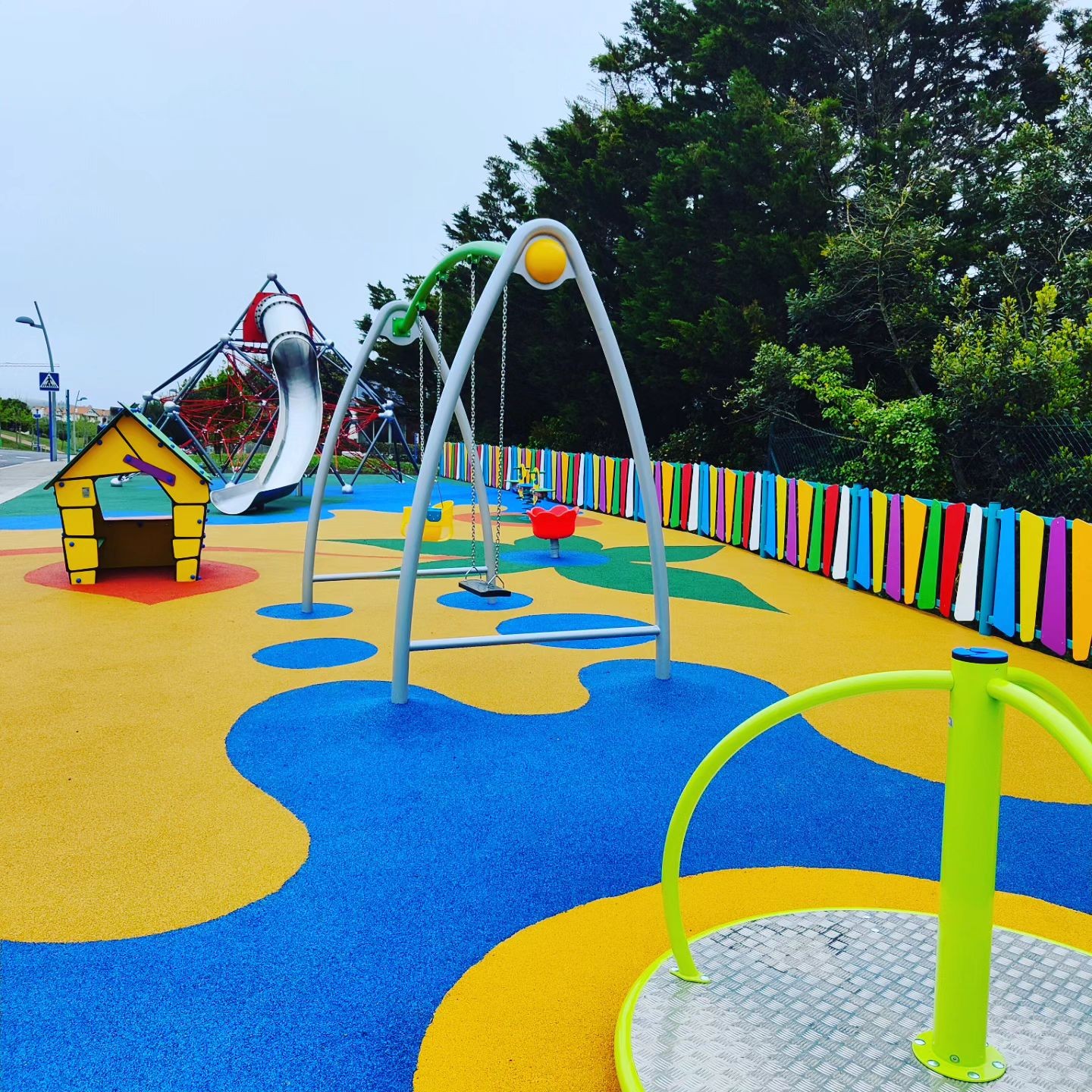 Haurrentzako lau parke berri egin dituzte Sopelan