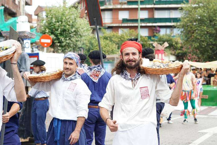 Portu Zaharrean festak gainezka egingo du