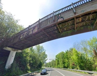 Goikolanda eta Akarlanda lotzen dituzten bi pasabide itxi dituzte egoera txarrean egoteagatik