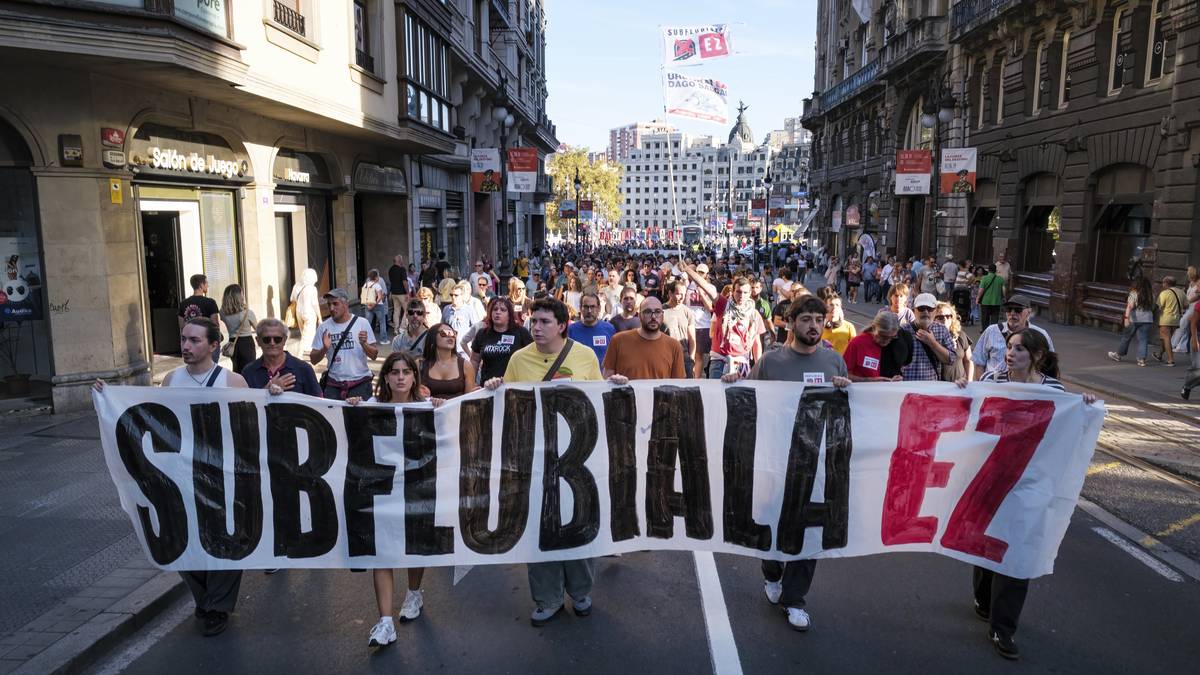 Subflubiala EZ! plataformak Bilbora eraman du tunelaren aurkako protesta