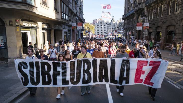 Subflubiala EZ! plataformak Bilbora eraman du tunelaren aurkako protesta