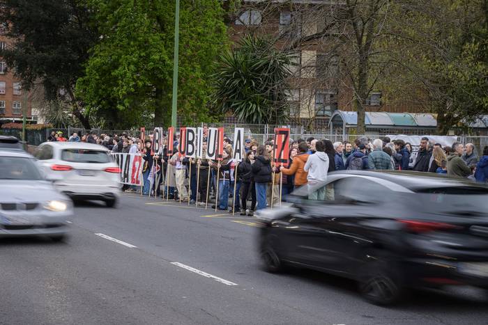 "Lehen ere mobilizaziorako arrazoiak bagenituen, institutuaren itxierak oraindik arrazoi gehiago ematen dizkigu kalera ateratzeko"