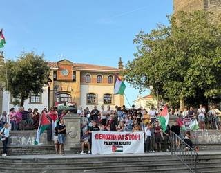 Palestinaren aldeko elkartasun-oihua ozen entzun da Uribe Kostan