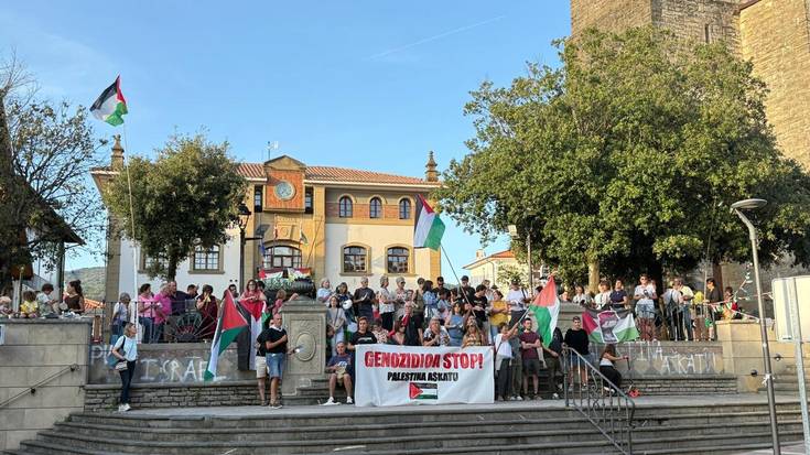 Palestinaren aldeko elkartasun-oihua ozen entzun da Uribe Kostan