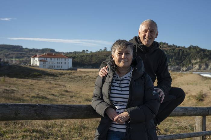 Itziar Alkorta eta Carlos Garbisu: "Planeta hau mikroorganismoek gobernatzen dute"