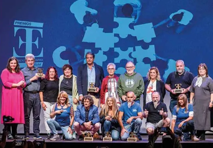 Erandio Eredugarria sariek herriko konpromiso eta sormenaren adibideak omendu dituzte