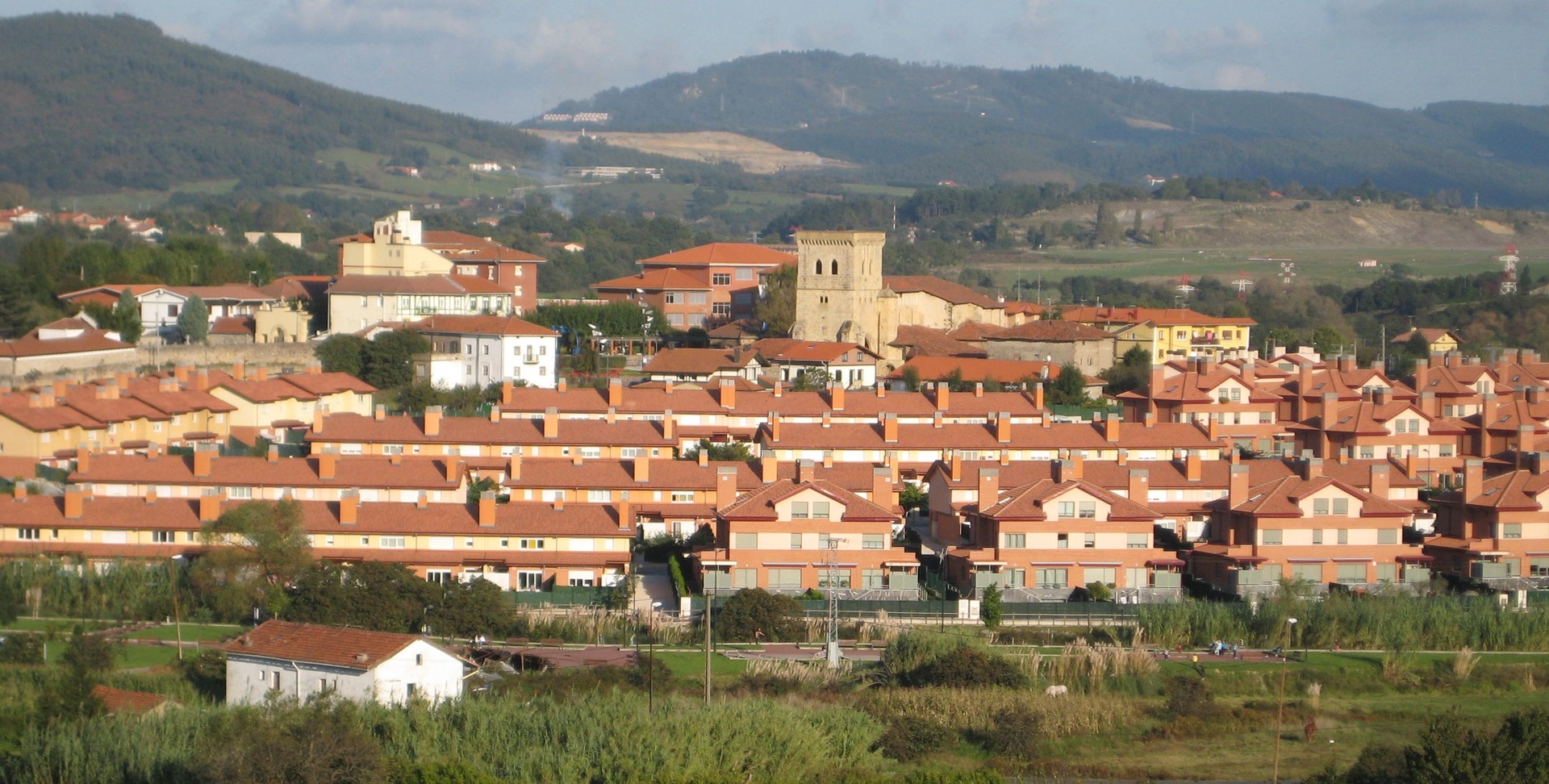Udalerriko hainbat auzotako kutsadura handia salatu du Erandioko Auzokideok elkarteak
