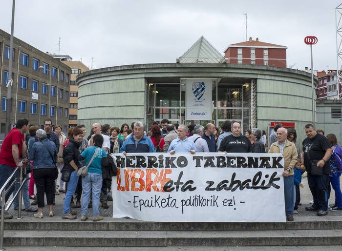 Herriko tabernak itxi eta konfiskatzeko prozesua hasi du Espainiako Justiziak