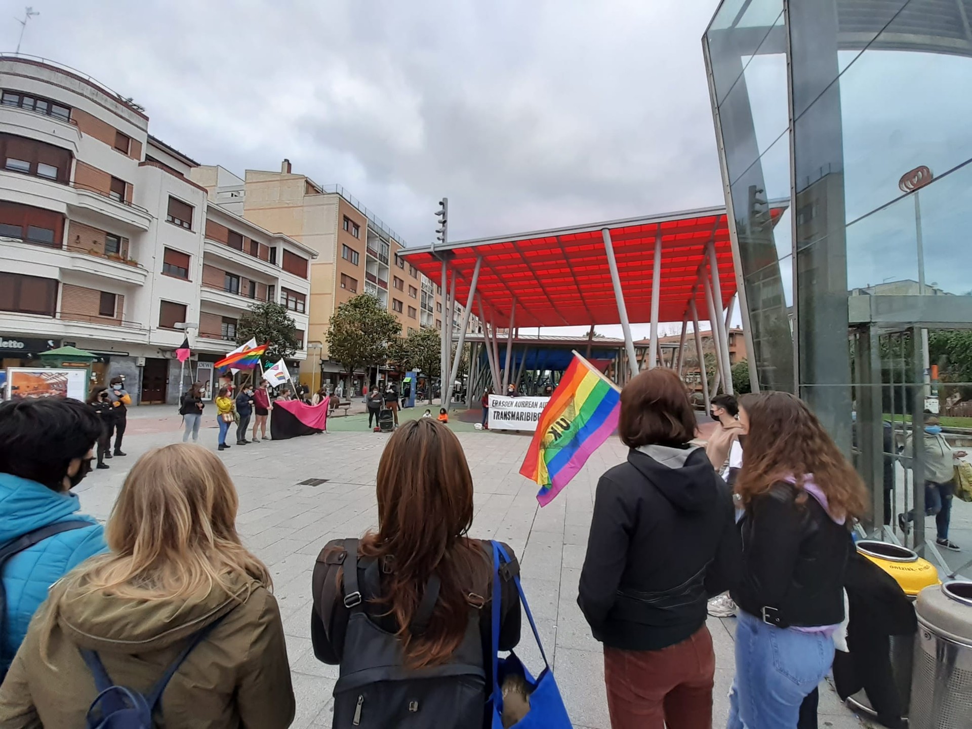 Erasoen aurrean, autodefentsa transmaribibolloa aldarrikatu dute