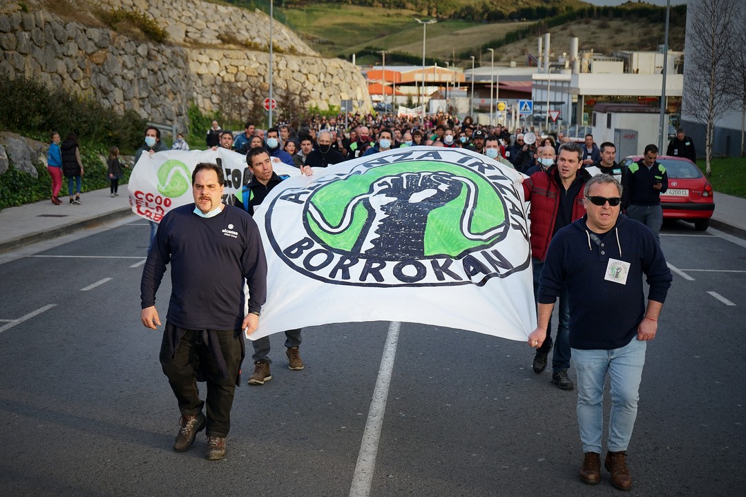 Alconzako 25 langile kaleratu ditu Irizar Taldeak