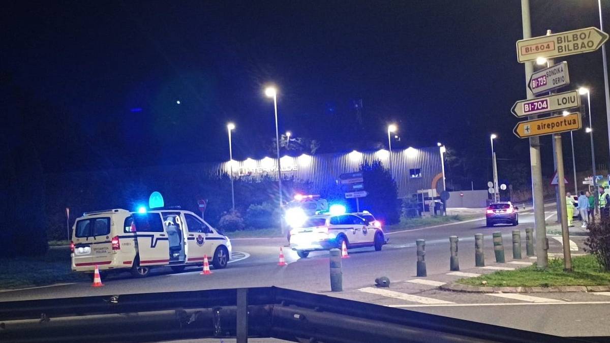 Asuko biribilgunean pasabide segurua eskatzeko protestak hasi dituzte auzotarrek eta langileek