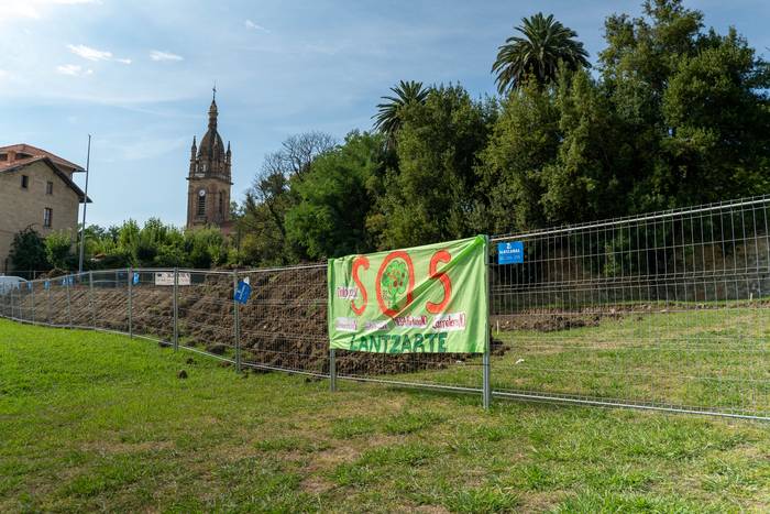 Lantzarte Bizirikek kontzentrazioa deitu du auzokideei ezarritako isunak salatzeko