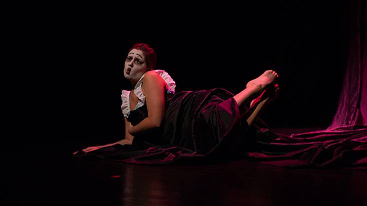 Antzerkia: "Adela eta Martitio Bernarda Albaren etxean"