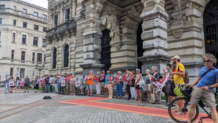 Itsasadarreko tunelaren aurkako protesta Bilbon: "Ez da aurrerapausoa, atzerakada baizik"