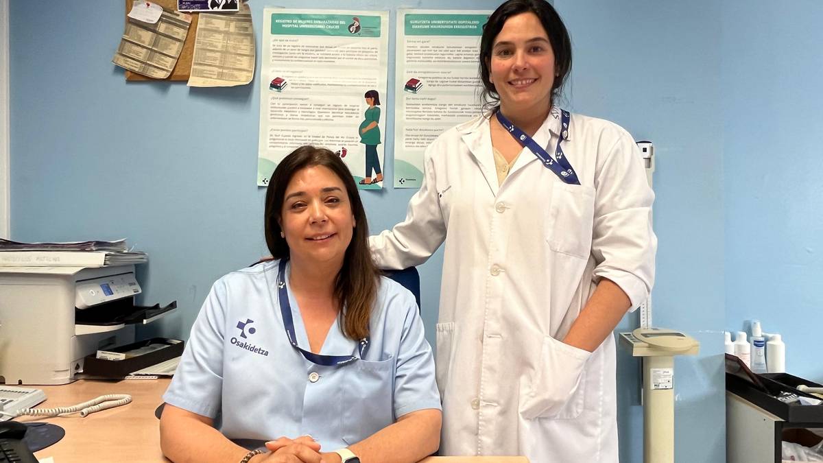 Elena Mena eta Miren Melendez: "Emakume asko harrituta etortzen dira, eta ez dute euren buruak etapa honekin lotzen"