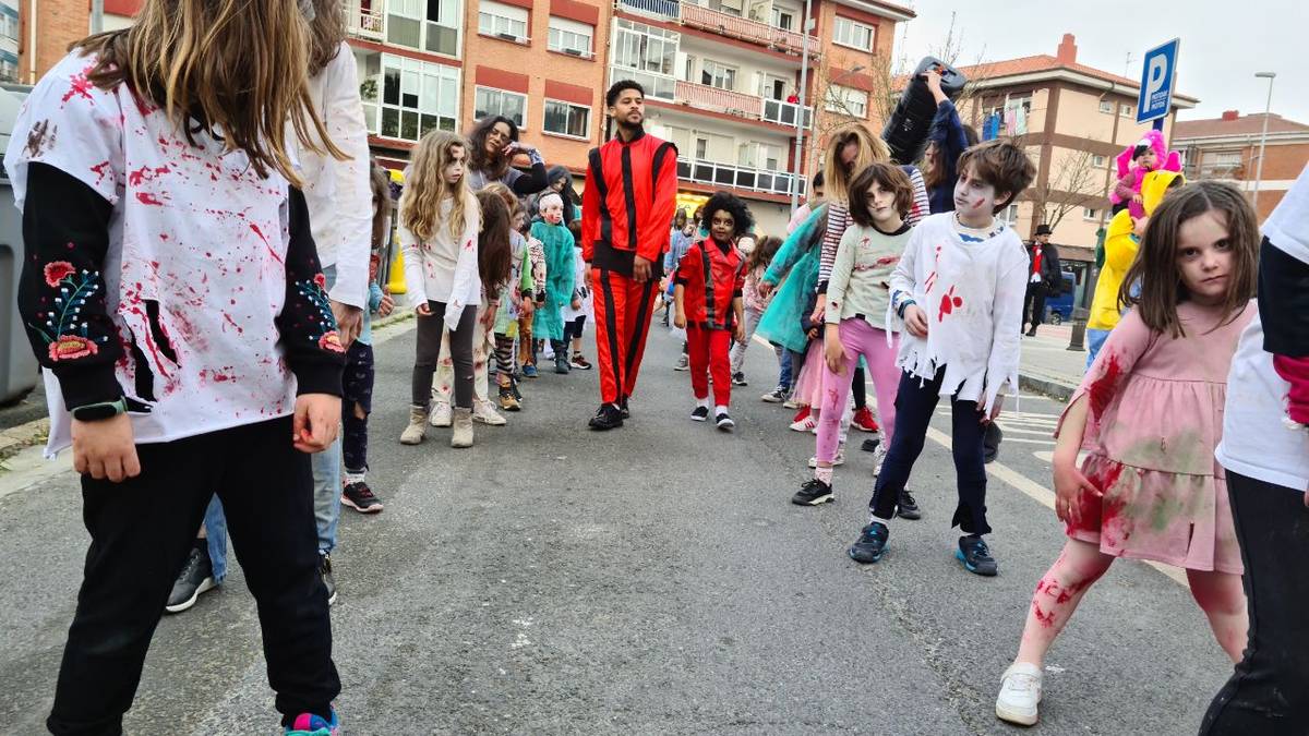 Sopelan prest dute inauterietako egitaraua, herria dantzan jartzeko