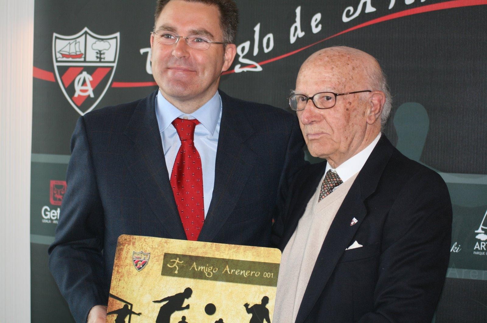 Hil da Heliodoro Lafuente, Arenaseko ohorezko presidente eta lehenengo bazkidea