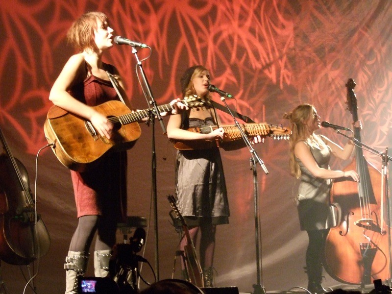 Abalone Dots musika taldeak ordezkatuko du Baskery Sopela Kosta Fest jaialdian