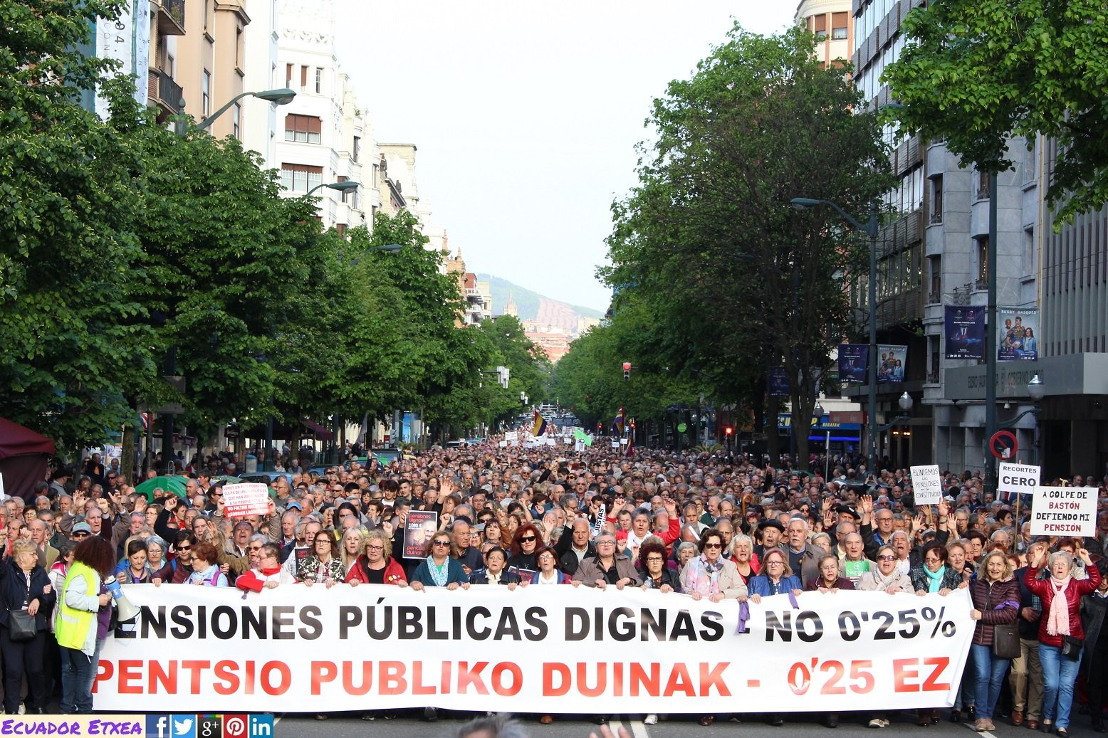 Pentsio publiko duinen aldeko manifestazioa egingo dute Larrabasterrako "kuadrillen jaitsieran"