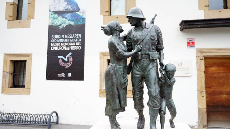 'Agurra' izeneko eskultura, Gerra Zibila pairatu zuten familien omenezko monumentua