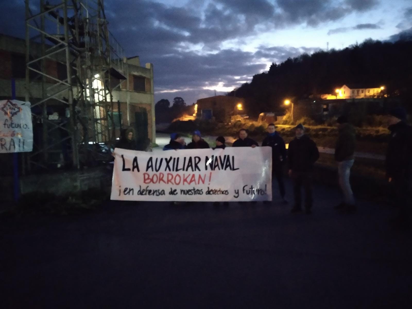 Greba utzi dute La Auxiliar Navaleko langileek, zuzendaritzagaz akordioa lortuta