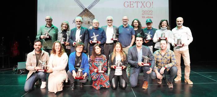 Aixe Getxo! sariak banatu dituzte gaur