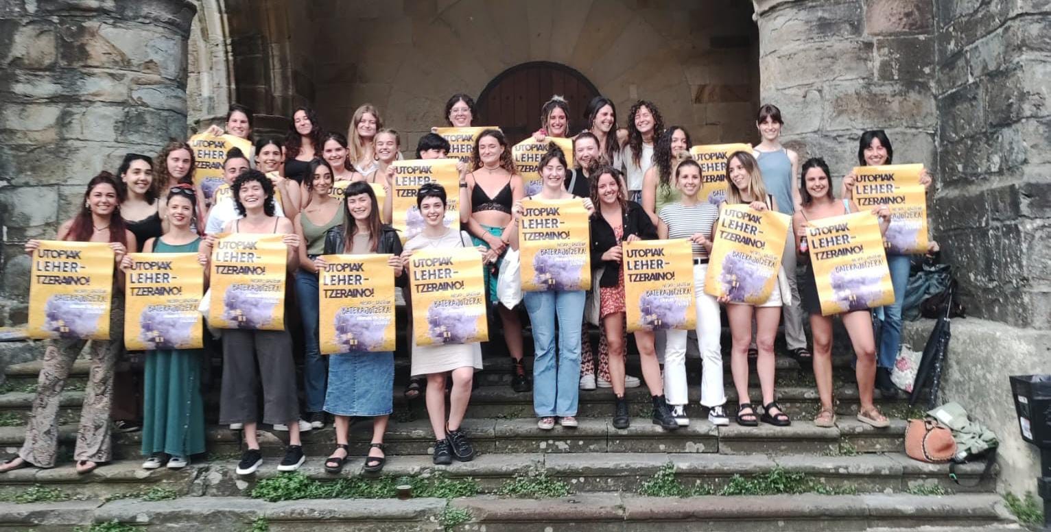 Urrian Usurbilen izango den Baterajotzera joateko deia egin dute Uribe Kostako Neska* Gazteek
