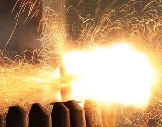 Piroteknia erabiltzearen argi-ilunak