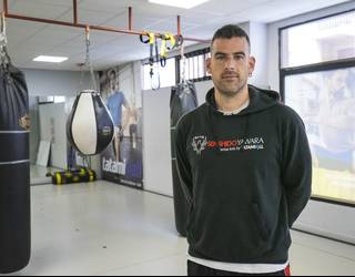 Kick boxing-eko entrenatzaile Alberto Romillok bi urre irabazi ditu Espaniako Txapelketan