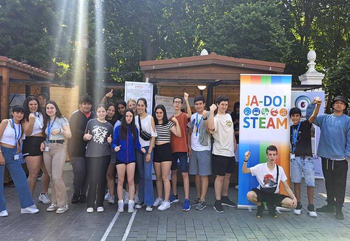 Jado ikastetxeko ikasleen jostailu sentsorialek irabazi dute 2023ko STEAM Euskadi Saria