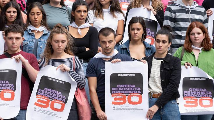 Uribe Kostako kaleetan mobilizazio ezberdinak antolatu dituzte greba feminista orokorrerako