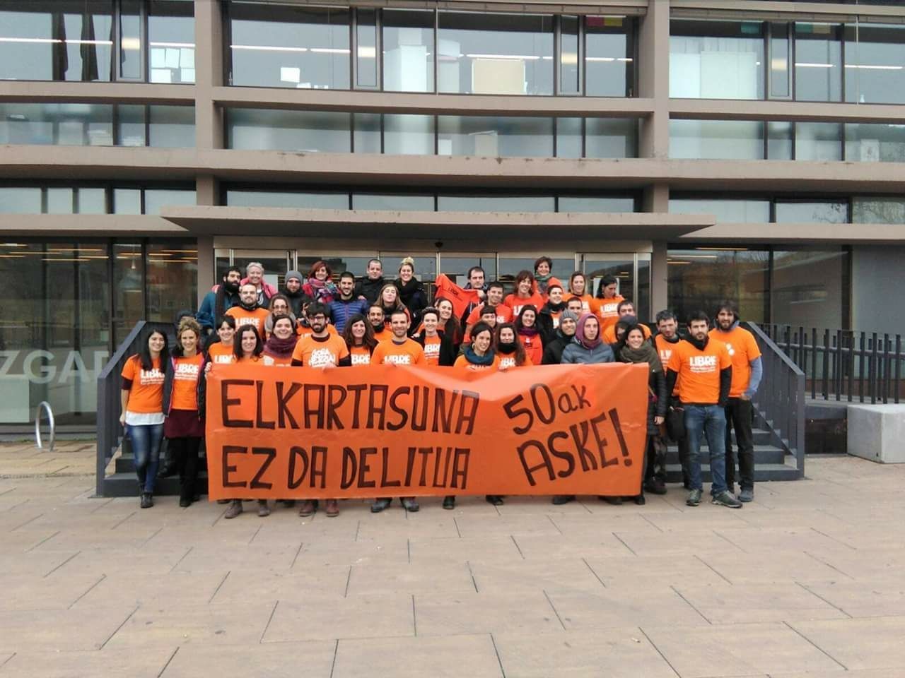 Herri harresia irudikatzeagatik epaitutako 50 lagunetatik zortzi zigortu dituzte