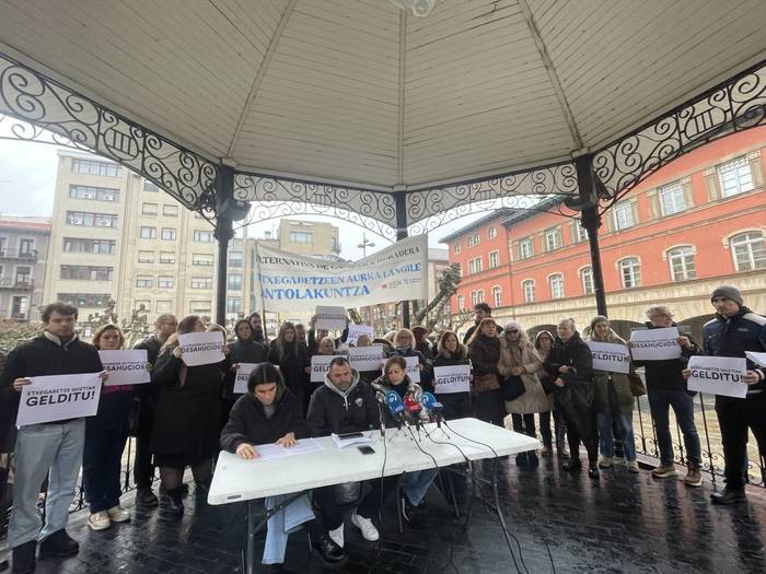 "Etxegabetze horiek ez ziren inolaz ere gertatu behar"