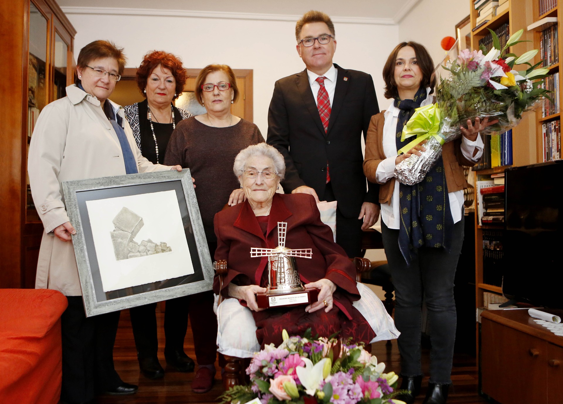 Algortako andre batek ehungarren urtebetetzea ospatu du gaur