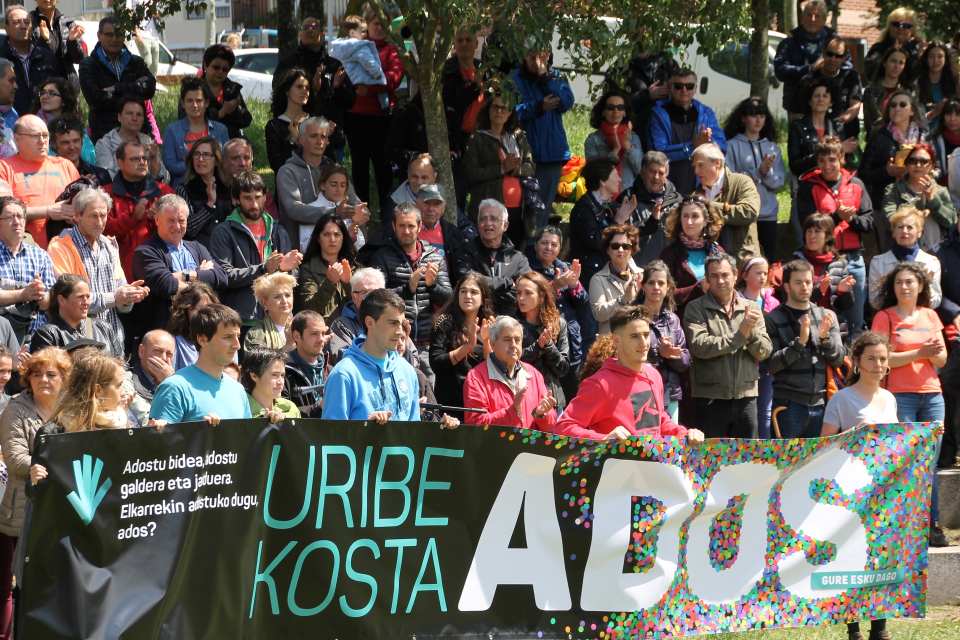 Uribe Kostako herri-galdeketarako galdera aurkeztuko du Ados taldeak 