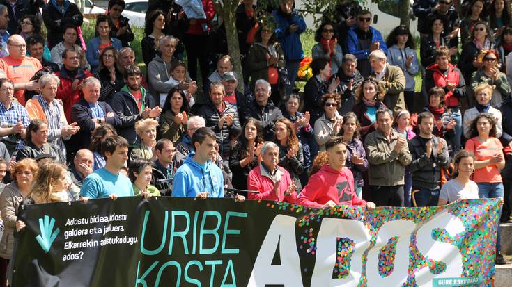 Uribe Kostako herri-galdeketarako galdera aurkeztuko du Ados taldeak 