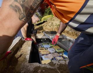 Leioa duela 25 urte lurperatutako "altxorrak" berreskuratzen hasi da