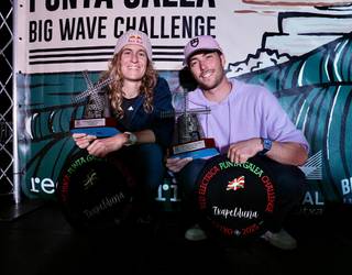 Justine Dupont eta Clement Roseyro, garaile Red Electrica Punta Galea Big Wave Challenge-n